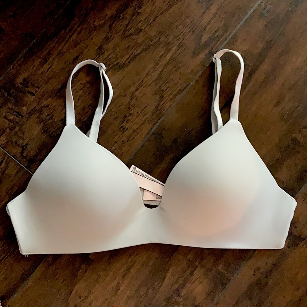 Gray Victoria’s Secret Bra/ No Wire